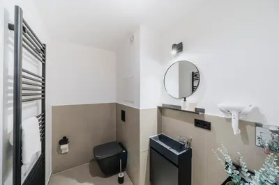 Ein Badezimmer in der Unterkunft Homely Berlin - Loft, Terrace, Near Ostkreuz I Free parking