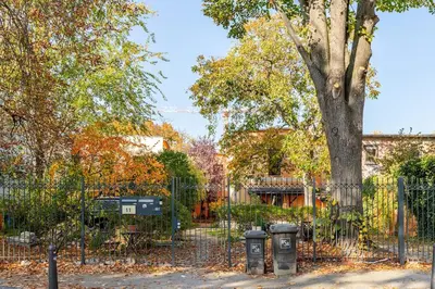Ein Garten an der Unterkunft Studio in der alten Fabrik