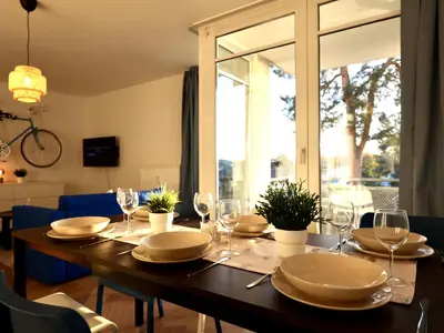 Ein Sitzbereich in der Unterkunft Modern Apartment Near Kristalltherme- MontiRooms