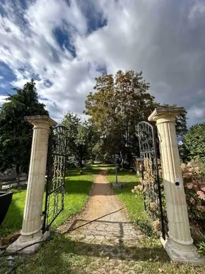 Ein Garten an der Unterkunft Sonnige Dachgeschoss-Oase!