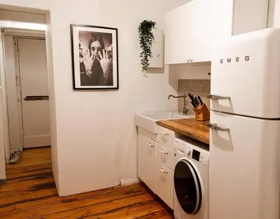 Küche/Küchenzeile in der Unterkunft Artistic Apartment in the Heart of Berlin