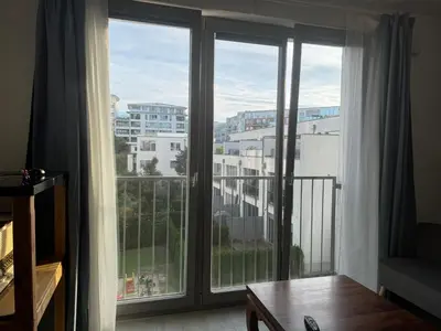 Ein Balkon oder eine Terrasse in der Unterkunft Luxus in Berlin Mitte mit Laptop, großem TV, neuem Bett und privatem Badezimmer