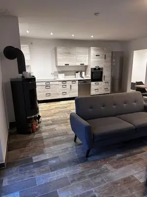 Küche/Küchenzeile in der Unterkunft 4 Zimmer Apartment, Parkplatz & Garten, Nah A10, Berlin