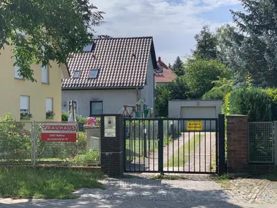Das Gebäude in dem sich die Ferienwohnung befindet