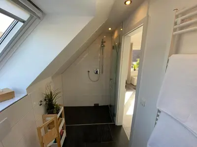 Ein Badezimmer in der Unterkunft Moderne Ferienwohnung in Berlin Lichtenrade