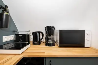 Küche/Küchenzeile in der Unterkunft Terrassen-Wohnung am Görlitzer Park in Kreuzberg
