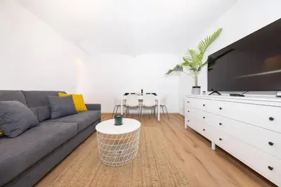 TV/Unterhaltungsangebot in der Unterkunft Terrassen-Wohnung am Görlitzer Park in Kreuzberg