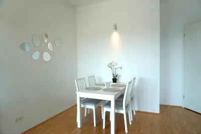 Grundriss der Unterkunft Privates Apartment in Westberlin - Jomi Stays
