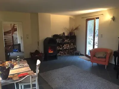 Ein Sitzbereich in der Unterkunft Mitten auf dem Land