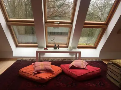 Ein Sitzbereich in der Unterkunft Mitten auf dem Land