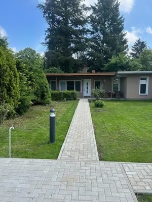 Ein Garten an der Unterkunft Ferienhäuser am Heidesee