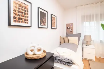 Ein Sitzbereich in der Unterkunft Nauen Stay for 4 Guests - Parking included