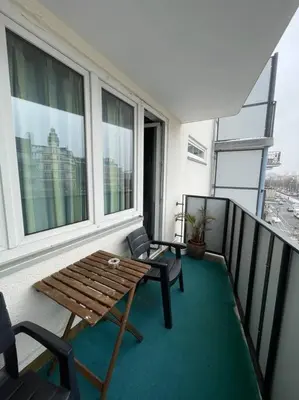 Ein Balkon oder eine Terrasse in der Unterkunft Attractive Flat near Charlottenburg & City Center
