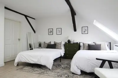 Ein Bett oder Betten in einem Zimmer der Unterkunft Haus mit Pool, Garten und Gym in Berlin