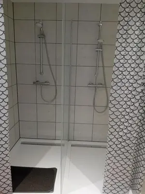 Ein Badezimmer in der Unterkunft Zur weissen Taube Haus 2 Große Monteurs und Handwerkerwohnung nahe Berlin und Brandenburg