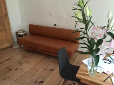 Ein Sitzbereich in der Unterkunft Classy, bright Kreuzberg Apartment