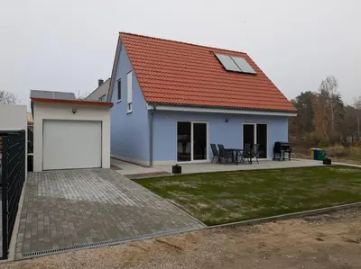 Das Gebäude in dem sich das Ferienhaus befindet