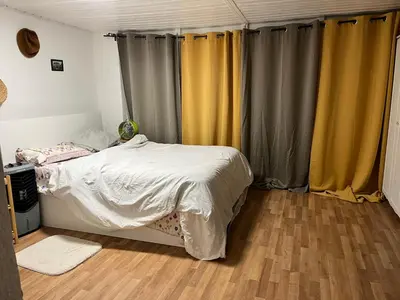 Ein Bett oder Betten in einem Zimmer der Unterkunft Köpenick spree 1 bed room house