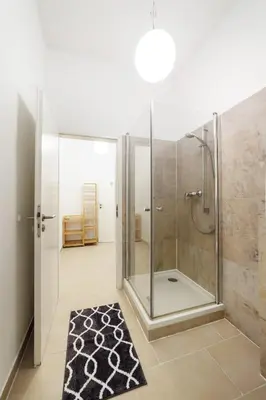 Ein Badezimmer in der Unterkunft Grand Central City Apartments Mitte Museumsinsel