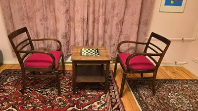 Ein Sitzbereich in der Unterkunft Gemütliche Wohnungen in Wansdorf im denkmalgeschützten Haus