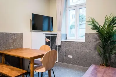 TV/Unterhaltungsangebot in der Unterkunft Urban Oasis in Friedrichshain by Sabine