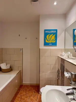 Ein Badezimmer in der Unterkunft cinderella.kreuzberg