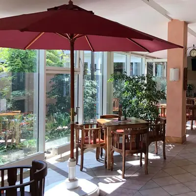 Ein Garten an der Unterkunft Landsitz Hotel Templin