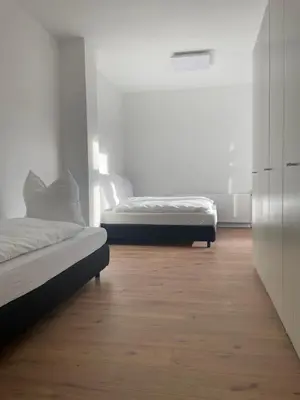 Ein Bett oder Betten in einem Zimmer der Unterkunft Altbauwohnung im Herzen Berlins