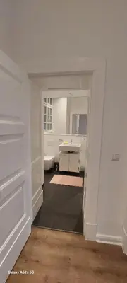 Grundriss der Unterkunft Quiet room with private bathroom in a local home