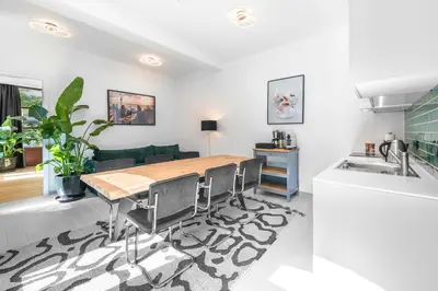 Küche/Küchenzeile in der Unterkunft Mitte Loft group & family friendly, 150m2, 2BRs, 2Bathrooms, living & dinning room , 4 - 8 Guests