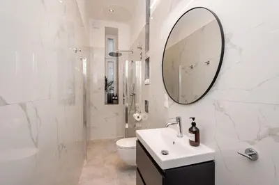 Ein Badezimmer in der Unterkunft Trendy apartment at Ostkreuz