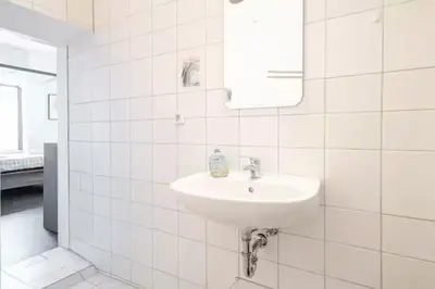 Ein Badezimmer in der Unterkunft Modernes Studio in Berlin Weissensee