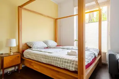 Ein Bett oder Betten in einem Zimmer der Unterkunft Modernes Studio in Berlin Weissensee