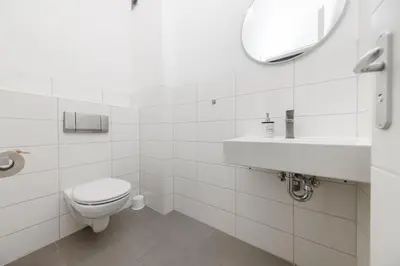 Ein Badezimmer in der Unterkunft 2 BR central Apt at Maybachufer
