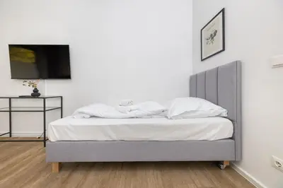 Ein Bett oder Betten in einem Zimmer der Unterkunft 2BR central in Neukölln Maybachufer