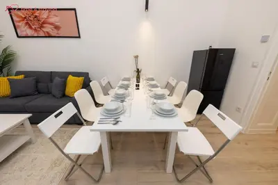 Ein Sitzbereich in der Unterkunft time4staying 3 SZ Maisonette nahe Kudamm, ICC & Zoo
