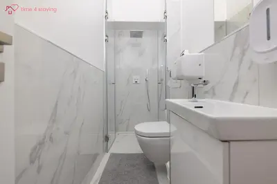 Ein Badezimmer in der Unterkunft time4staying 3 SZ Maisonette nahe Kudamm, ICC & Zoo