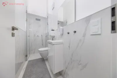 Ein Badezimmer in der Unterkunft time4staying 3 SZ Maisonette nahe Kudamm, ICC & Zoo