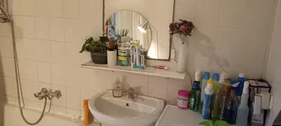 Ein Badezimmer in der Unterkunft Sharing bedroom with Host near Alexanderplatz