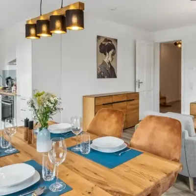 Familienfreundliches Apartment zwischen Potsdam und Berlin für 2-4 Personen - Parkplatz - Balkon - Voll ausgestattete Küche - WLAN - Ferienwohnung Nebelwiesen Stahnsdorf