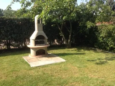 Ein Garten an der Unterkunft Ferienhaus Pankow