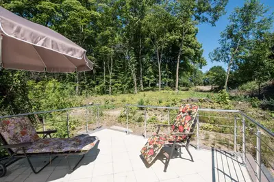 Ein Garten an der Unterkunft Ferienhaus Pankow
