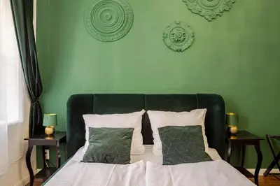 Ein Bett oder Betten in einem Zimmer der Unterkunft Green Apartment 3-room Treptower Park