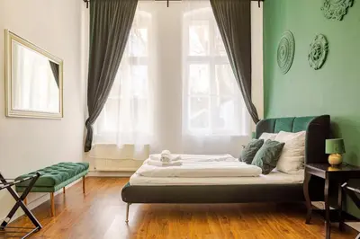 Ein Bett oder Betten in einem Zimmer der Unterkunft Green Apartment 3-room Treptower Park