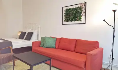 Ein Sitzbereich in der Unterkunft GreenApartment XLStudio 27 Neukölln