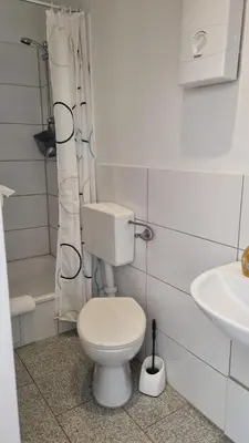 Ein Badezimmer in der Unterkunft Green Apartment Studio L30 Neukölln