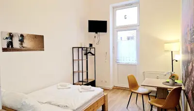 Ein Bett oder Betten in einem Zimmer der Unterkunft Green Apartment KM3 Studio with terrace
