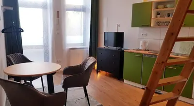 TV/Unterhaltungsangebot in der Unterkunft Green Apartment N40 Cosy Studio for 3 guests, Terrace