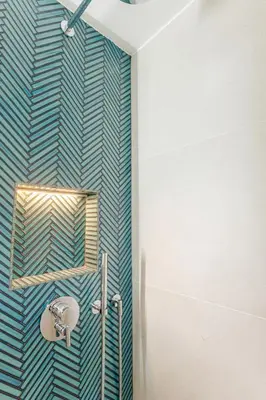 Ein Badezimmer in der Unterkunft Idyllisches, neu renoviertes Haus mit Steg am See