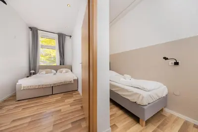 Ein Bett oder Betten in einem Zimmer der Unterkunft 4 Zimmer Große Küche Balkon am Maybachufer